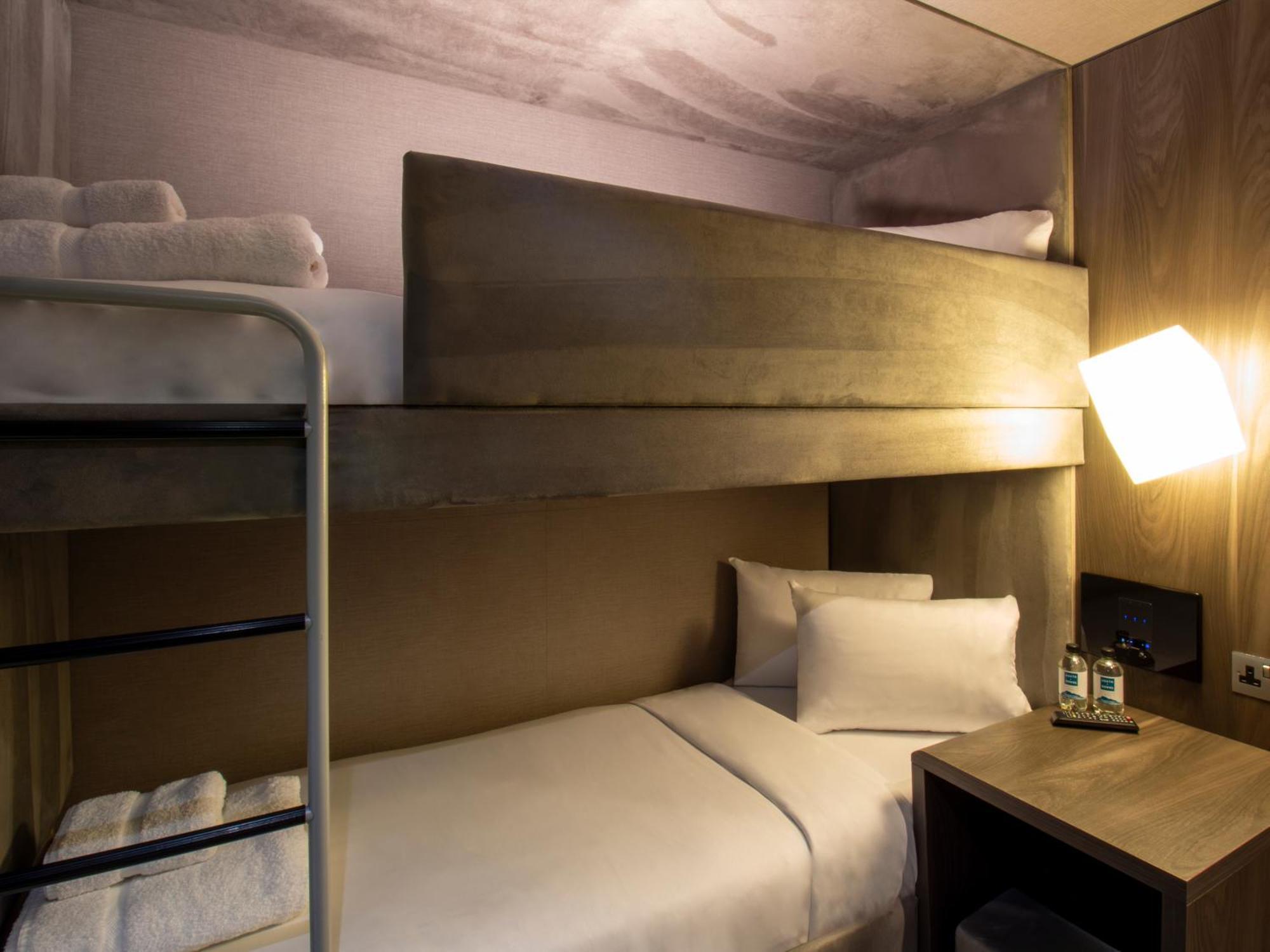 Bloc Hotel London Gatwick Airport Horley  Esterno foto