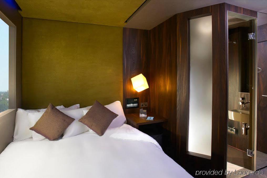 Bloc Hotel London Gatwick Airport Horley  Esterno foto