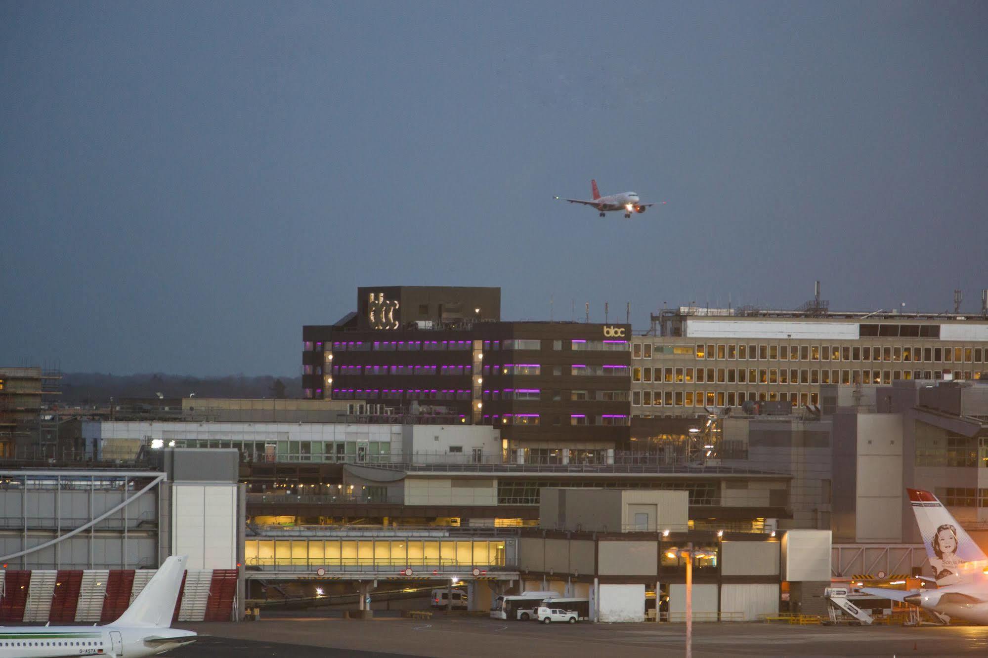 Bloc Hotel London Gatwick Airport Horley  Esterno foto