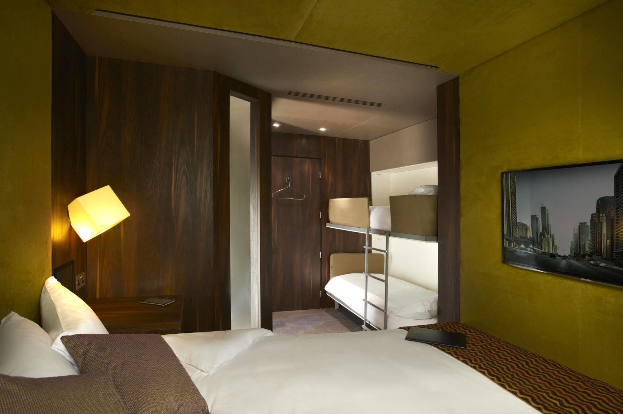 Bloc Hotel London Gatwick Airport Horley  Esterno foto