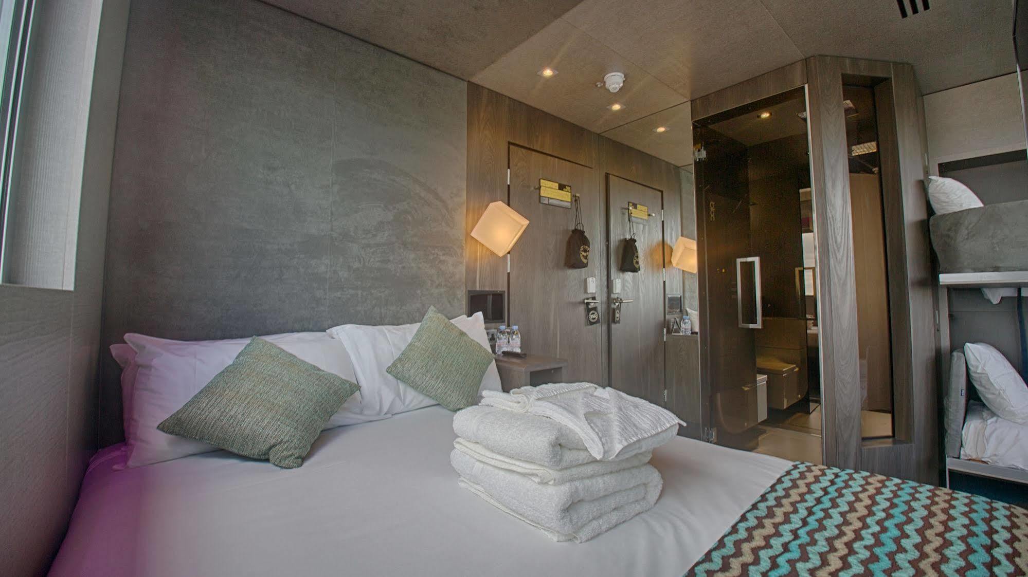 Bloc Hotel London Gatwick Airport Horley  Esterno foto
