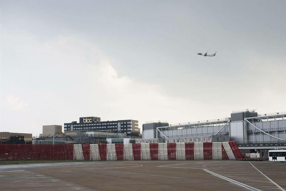 Bloc Hotel London Gatwick Airport Horley  Esterno foto